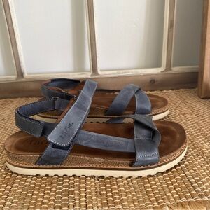 Taos Blue Size 11 Women’s Sideways Leather Sandals Velcro Straps